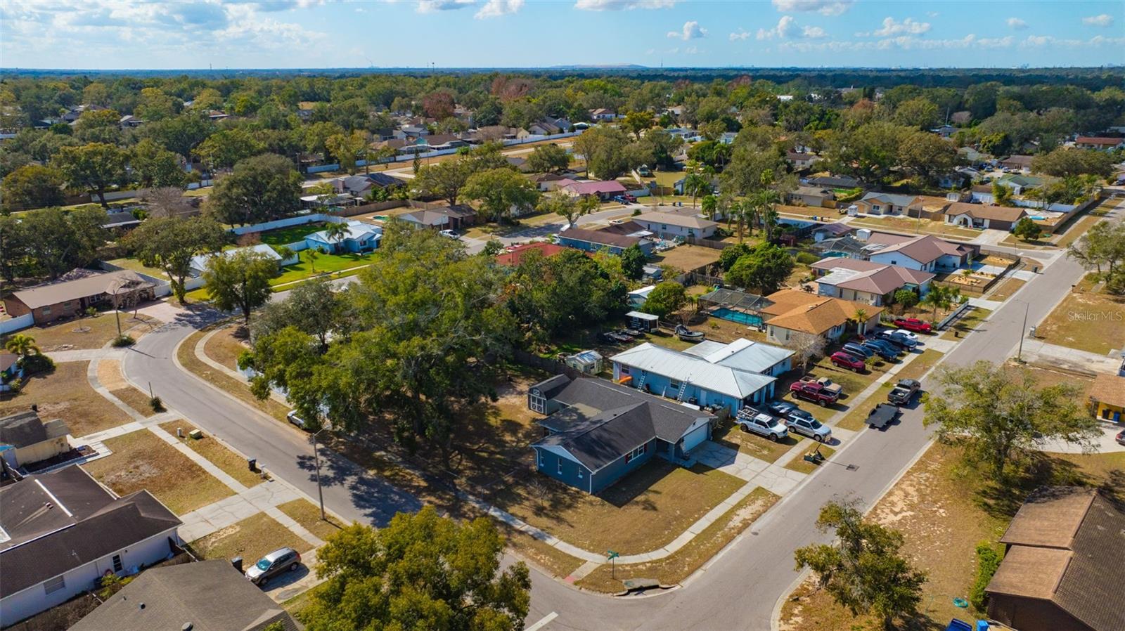 Image 42 of 43 For 609 King Henry Court