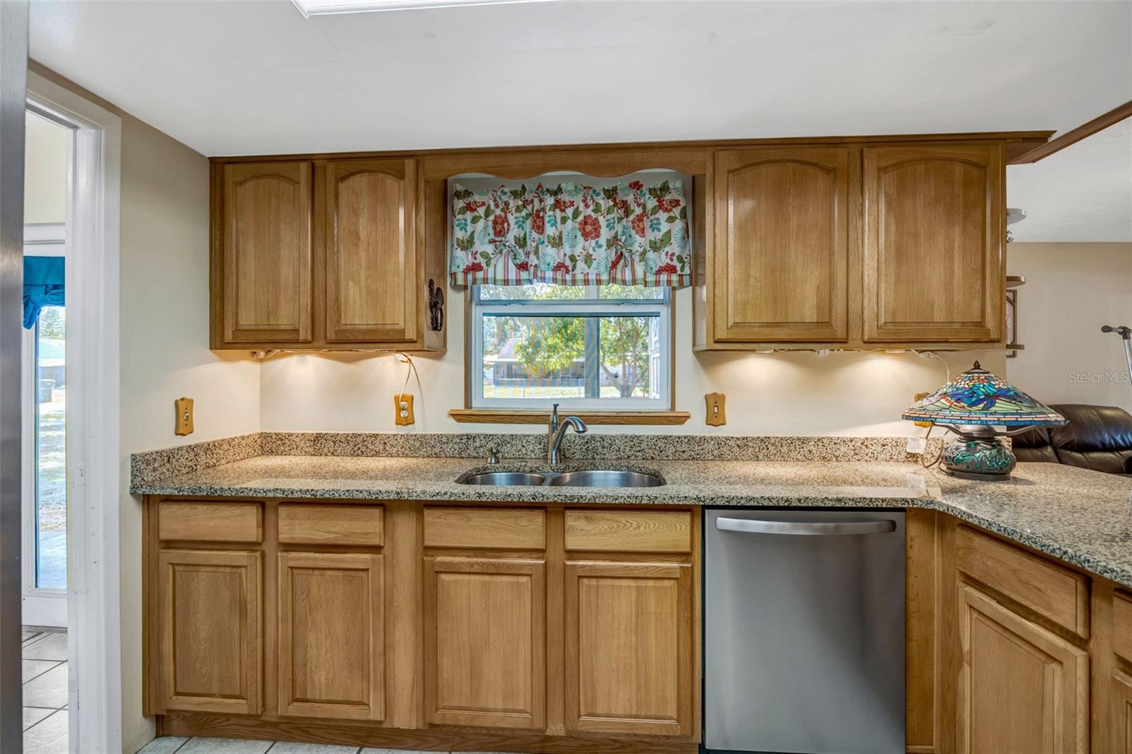 Image 5 of 43 For 609 King Henry Court