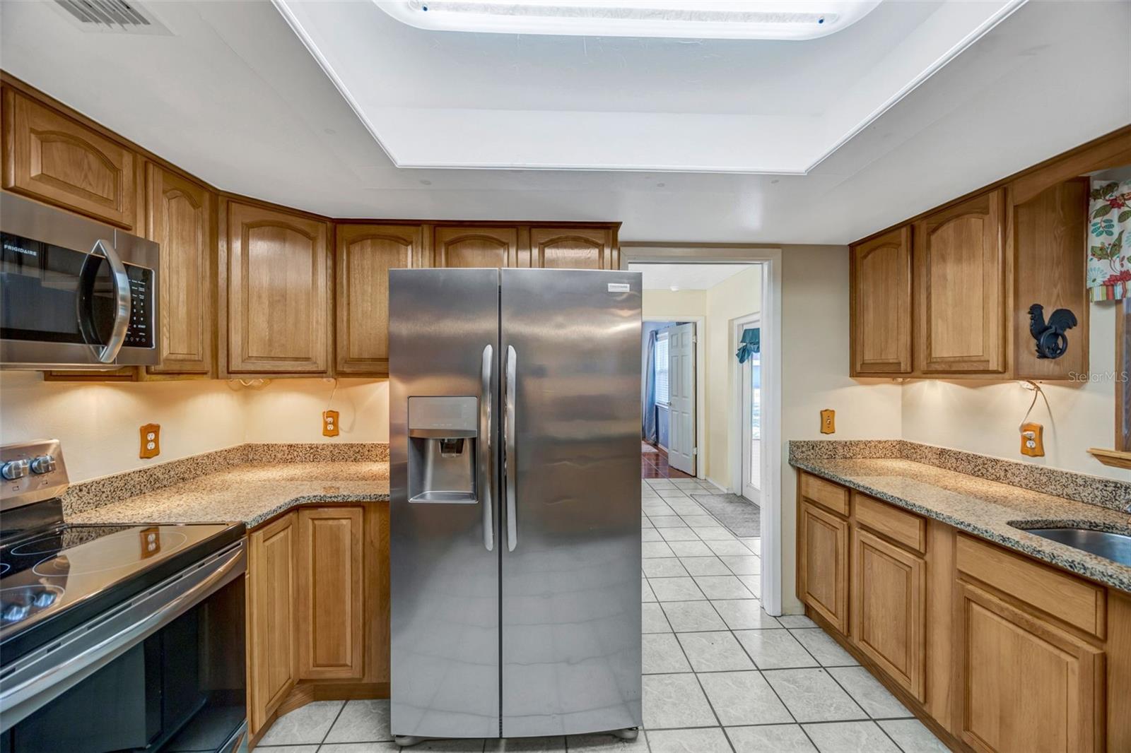 Image 6 of 43 For 609 King Henry Court