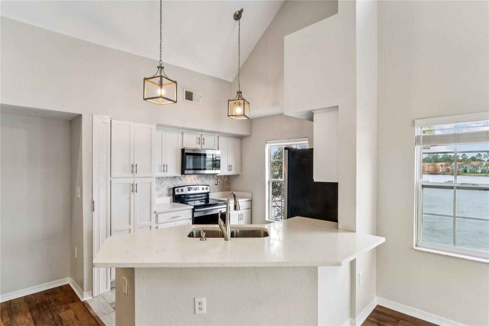 Image 10 of 46 For 9730 Lake Chase Island Way 9730