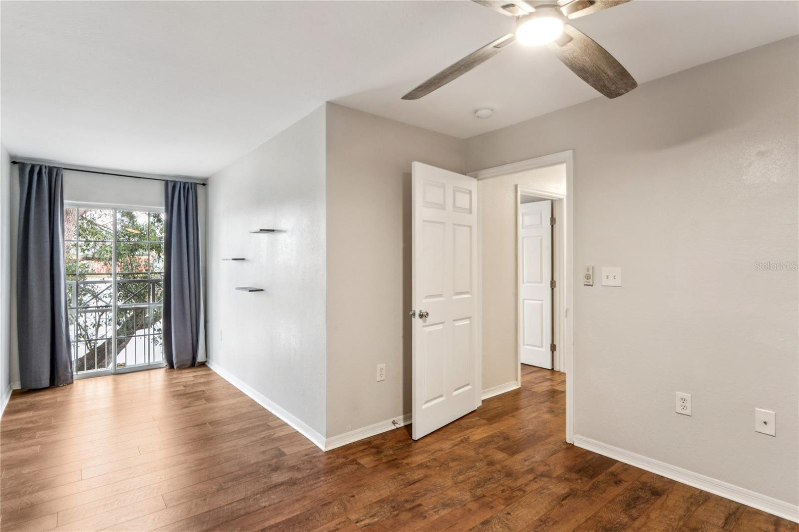 Image 22 of 46 For 9730 Lake Chase Island Way 9730