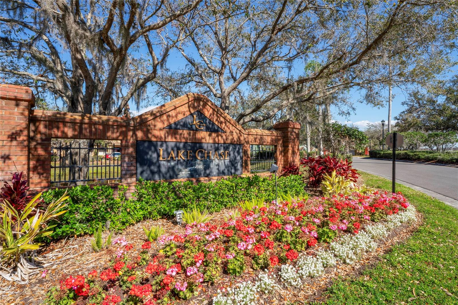 Image 35 of 46 For 9730 Lake Chase Island Way 9730