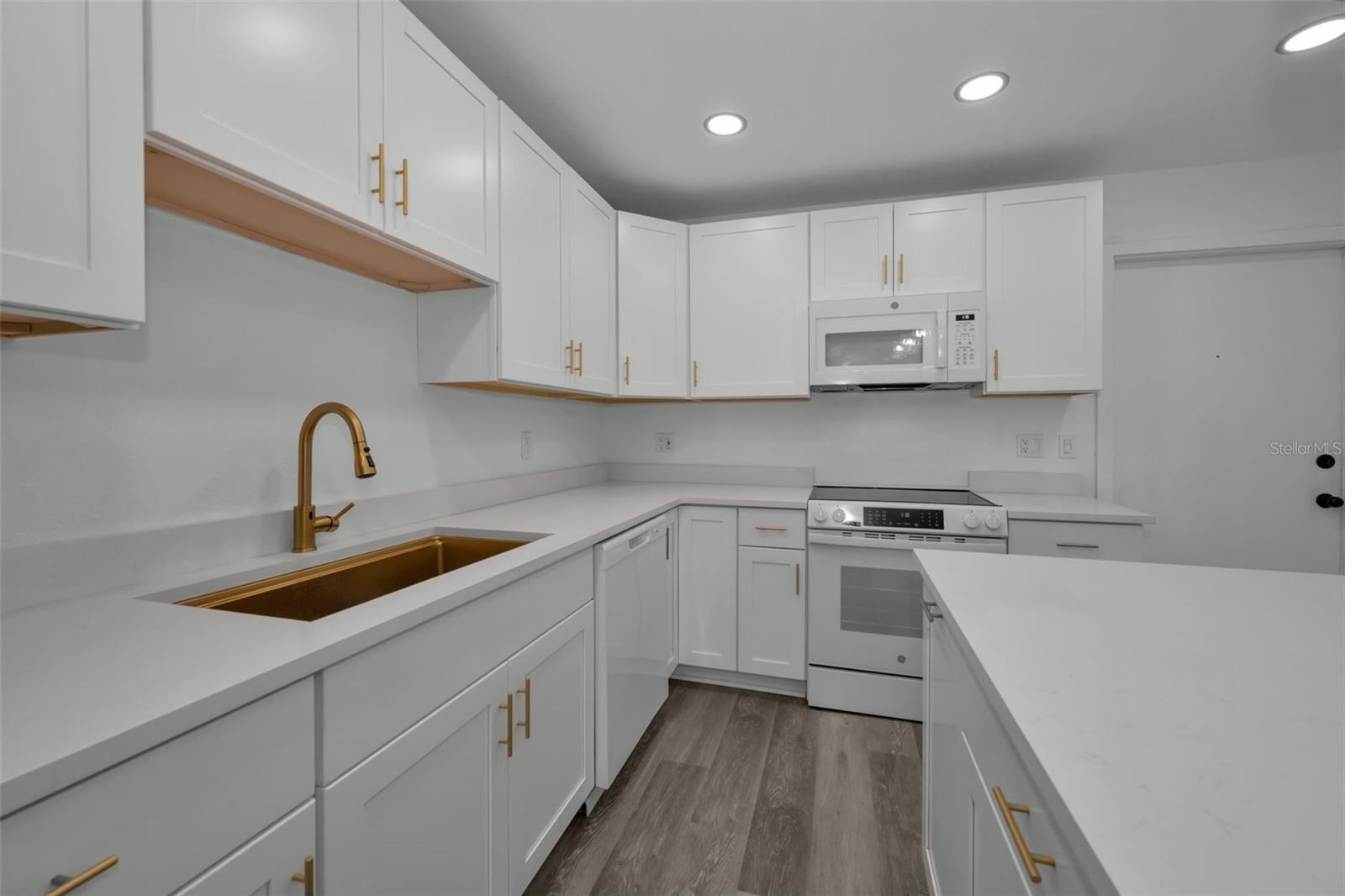 Image 10 of 27 For 3421 Tricon Lane 22