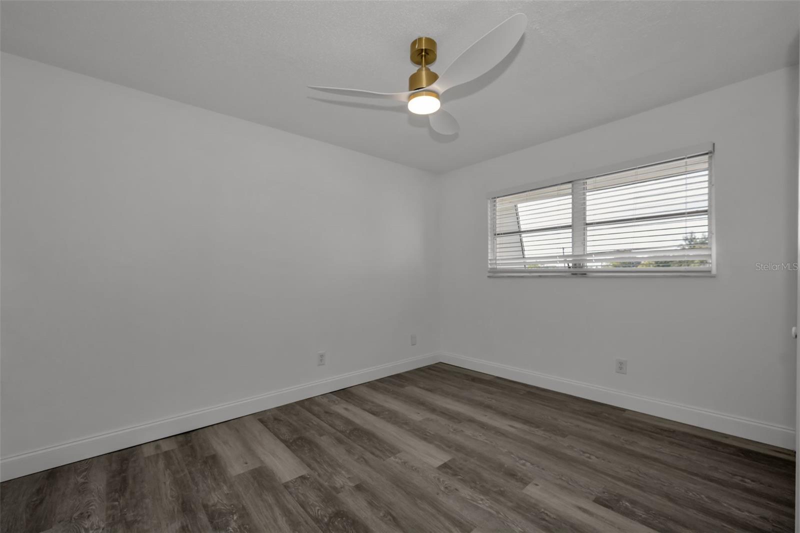 Image 20 of 27 For 3421 Tricon Lane 22