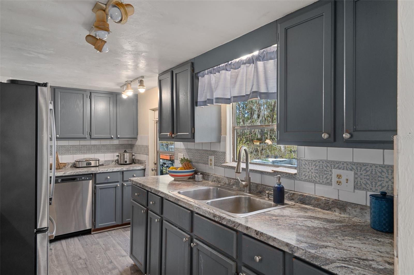 Image 11 of 56 For 22439 Bull Run Road