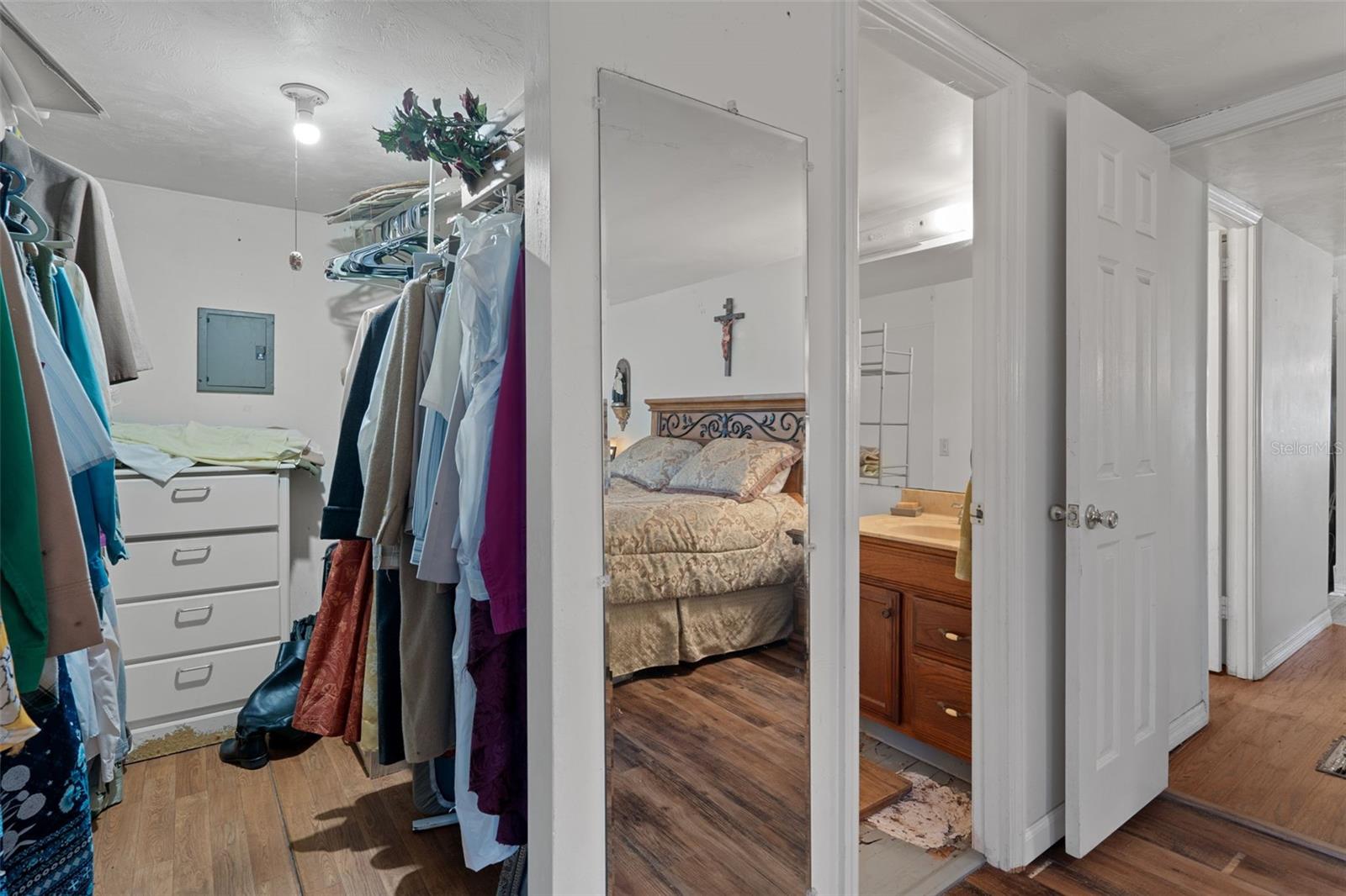 Image 18 of 56 For 22439 Bull Run Road