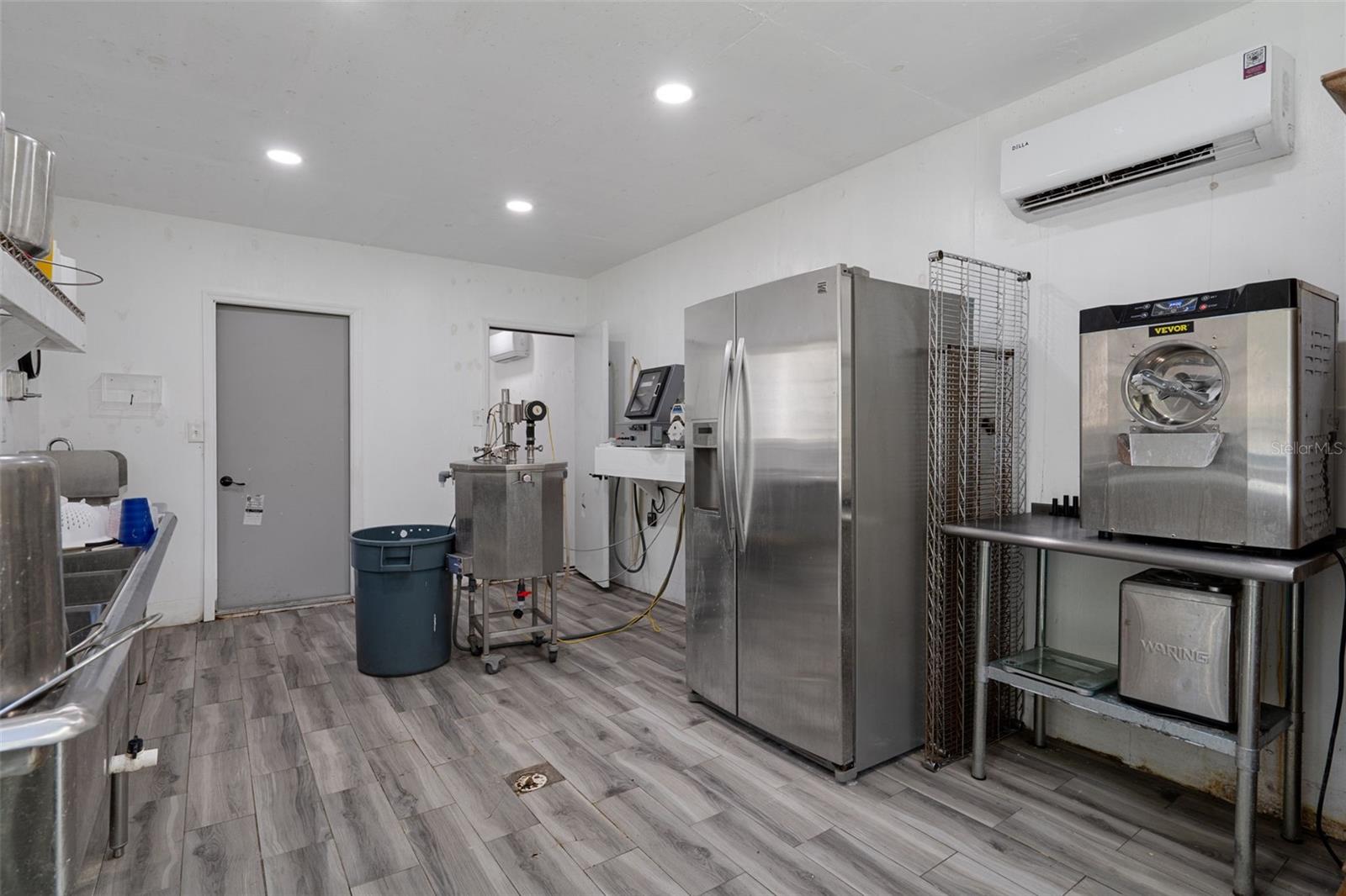 Image 37 of 56 For 22439 Bull Run Road