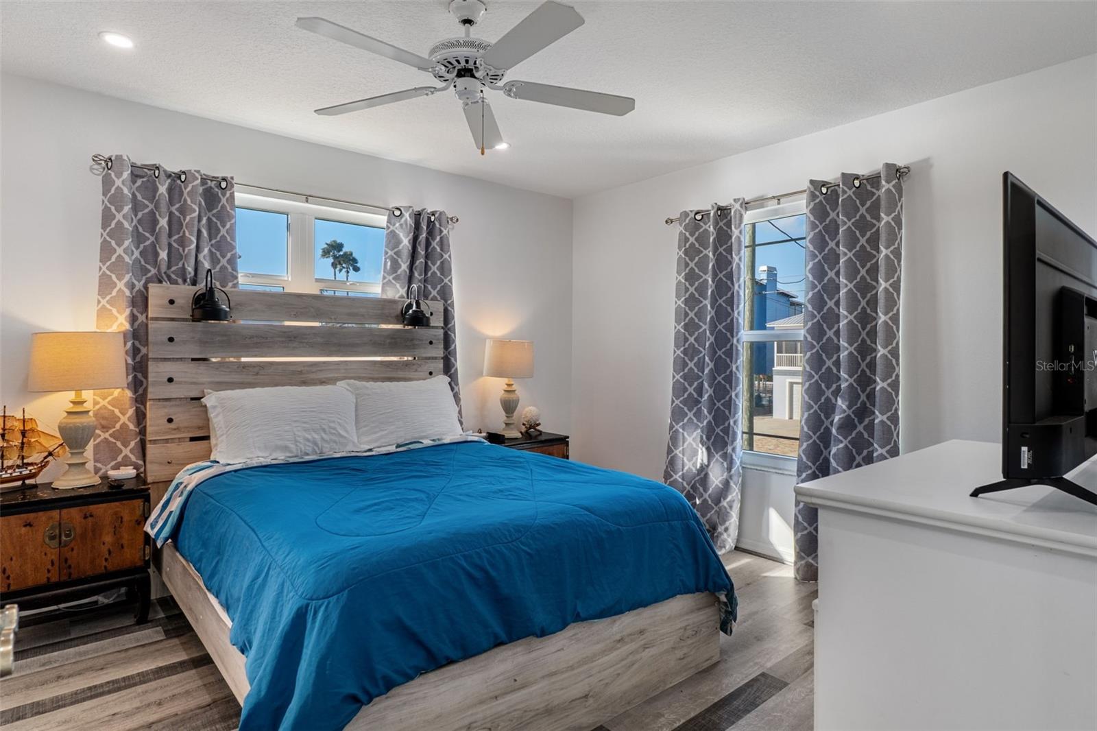 Image 18 of 58 For 4046 Casa Court