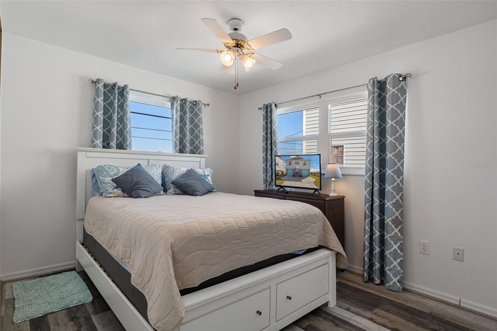 Image 23 of 58 For 4046 Casa Court