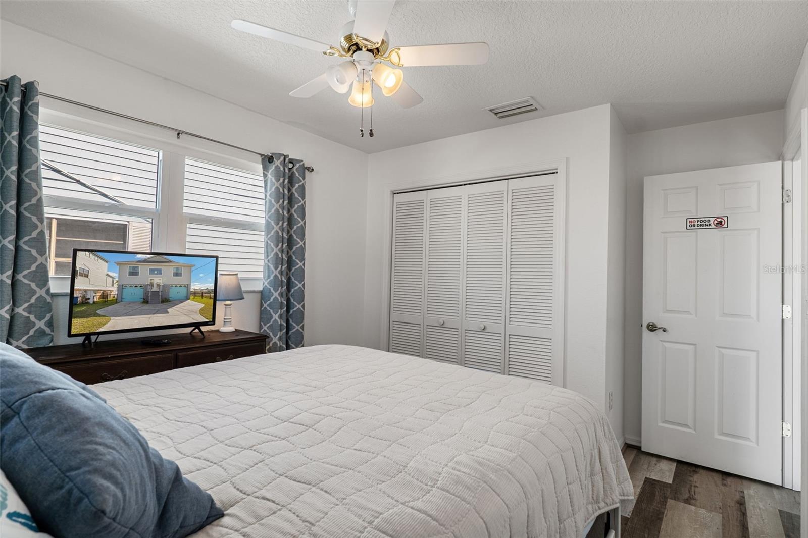 Image 24 of 58 For 4046 Casa Court