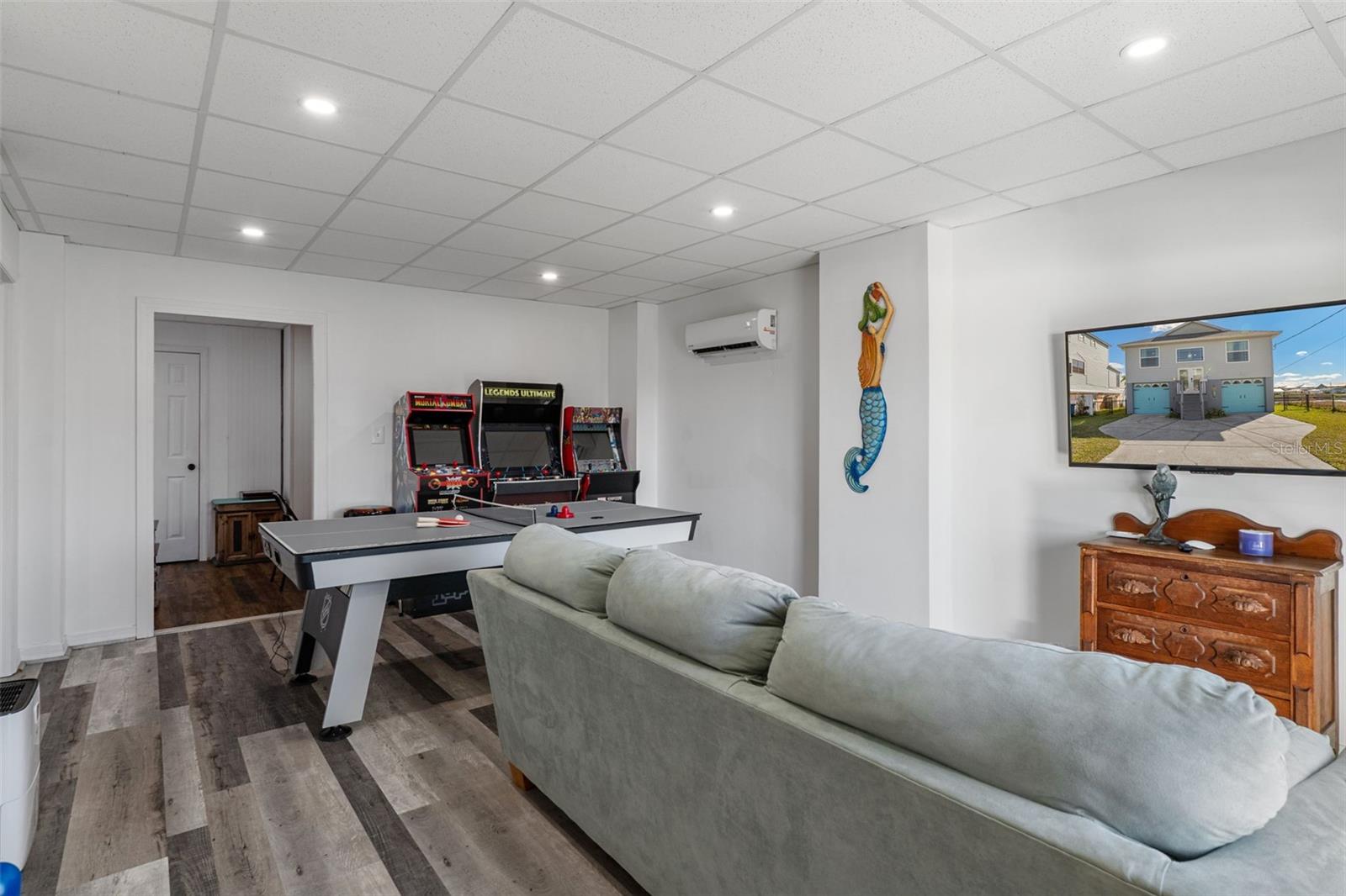 Image 31 of 58 For 4046 Casa Court