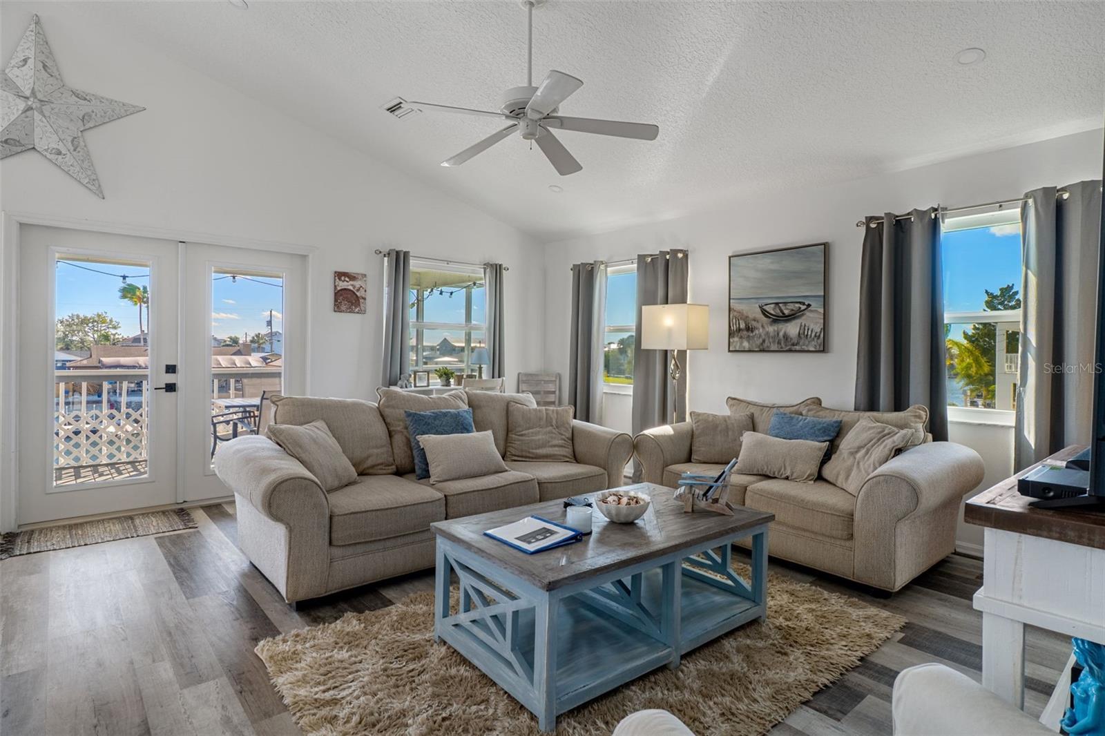 Image 7 of 58 For 4046 Casa Court