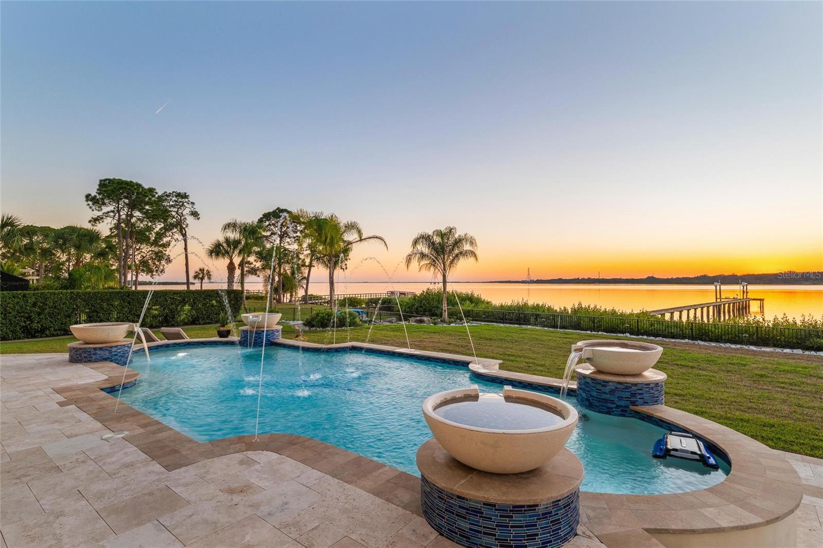 Image 10 of 82 For 732 Shore Drive E