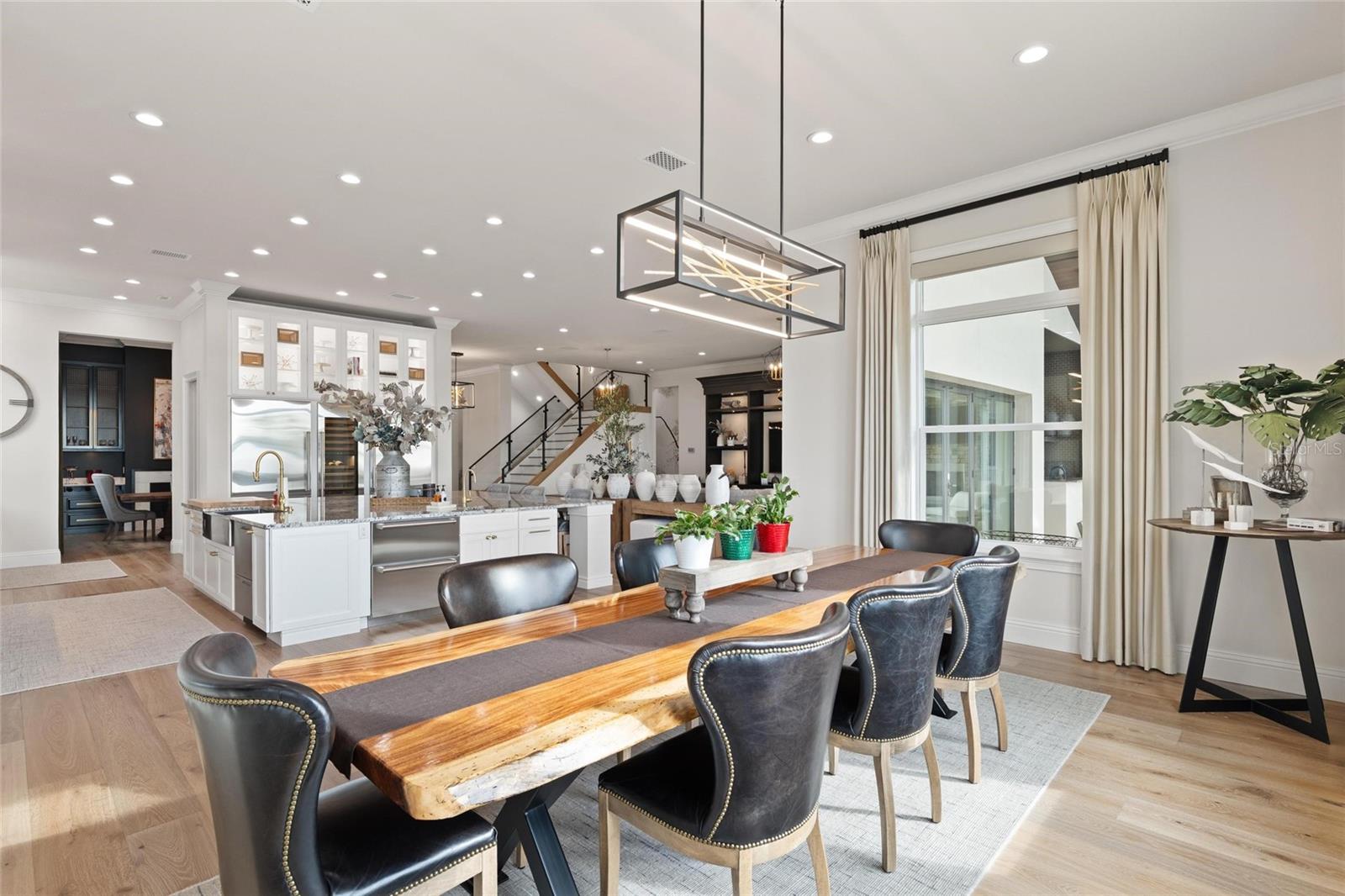 Image 22 of 82 For 732 Shore Drive E