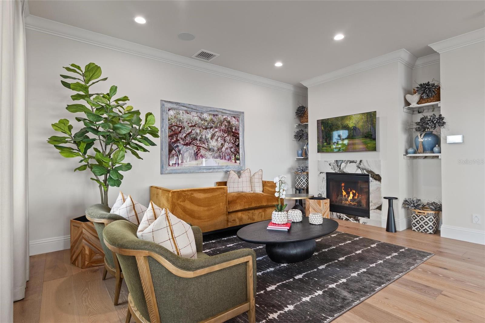 Image 28 of 82 For 732 Shore Drive E