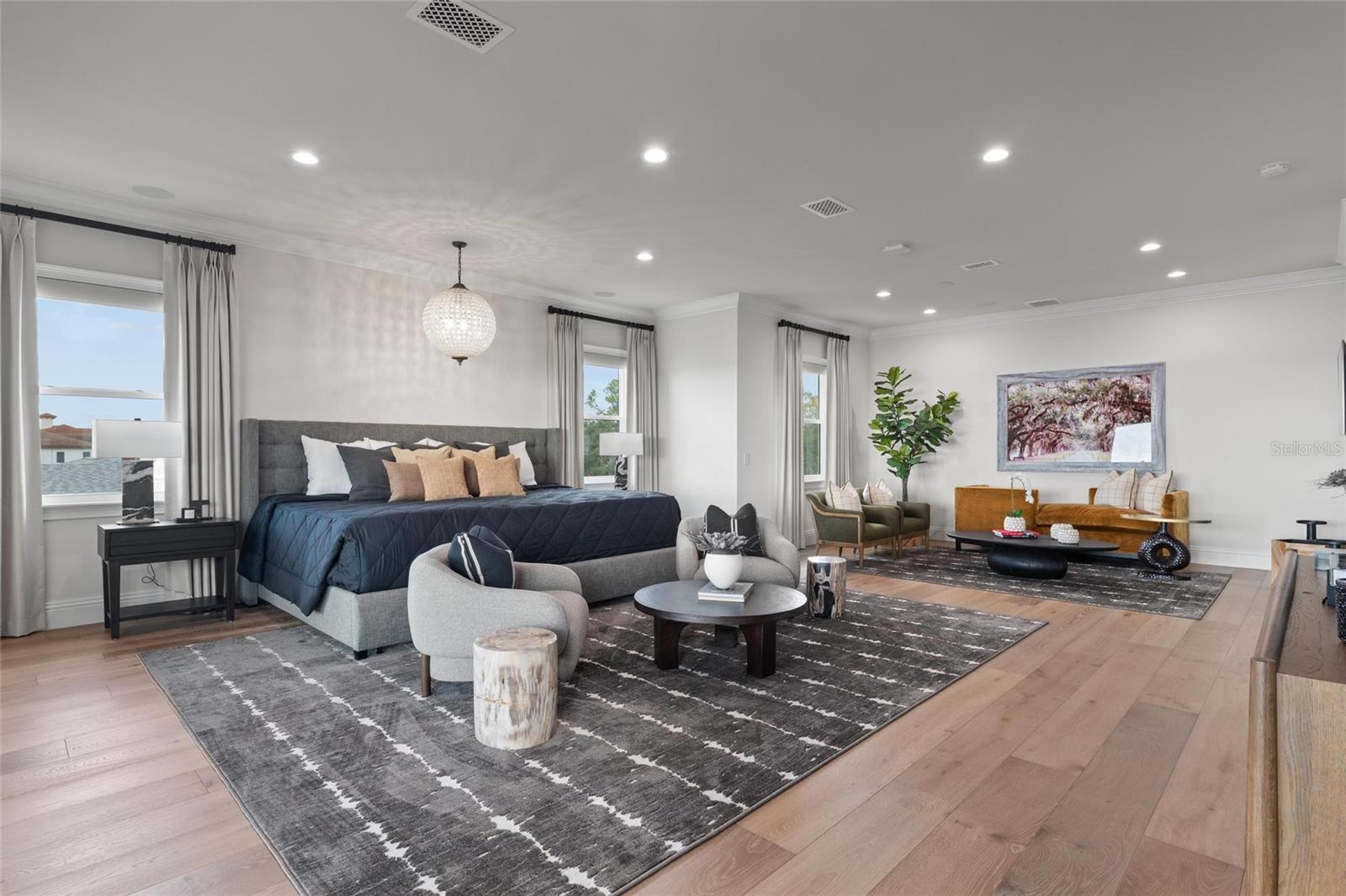 Image 31 of 82 For 732 Shore Drive E