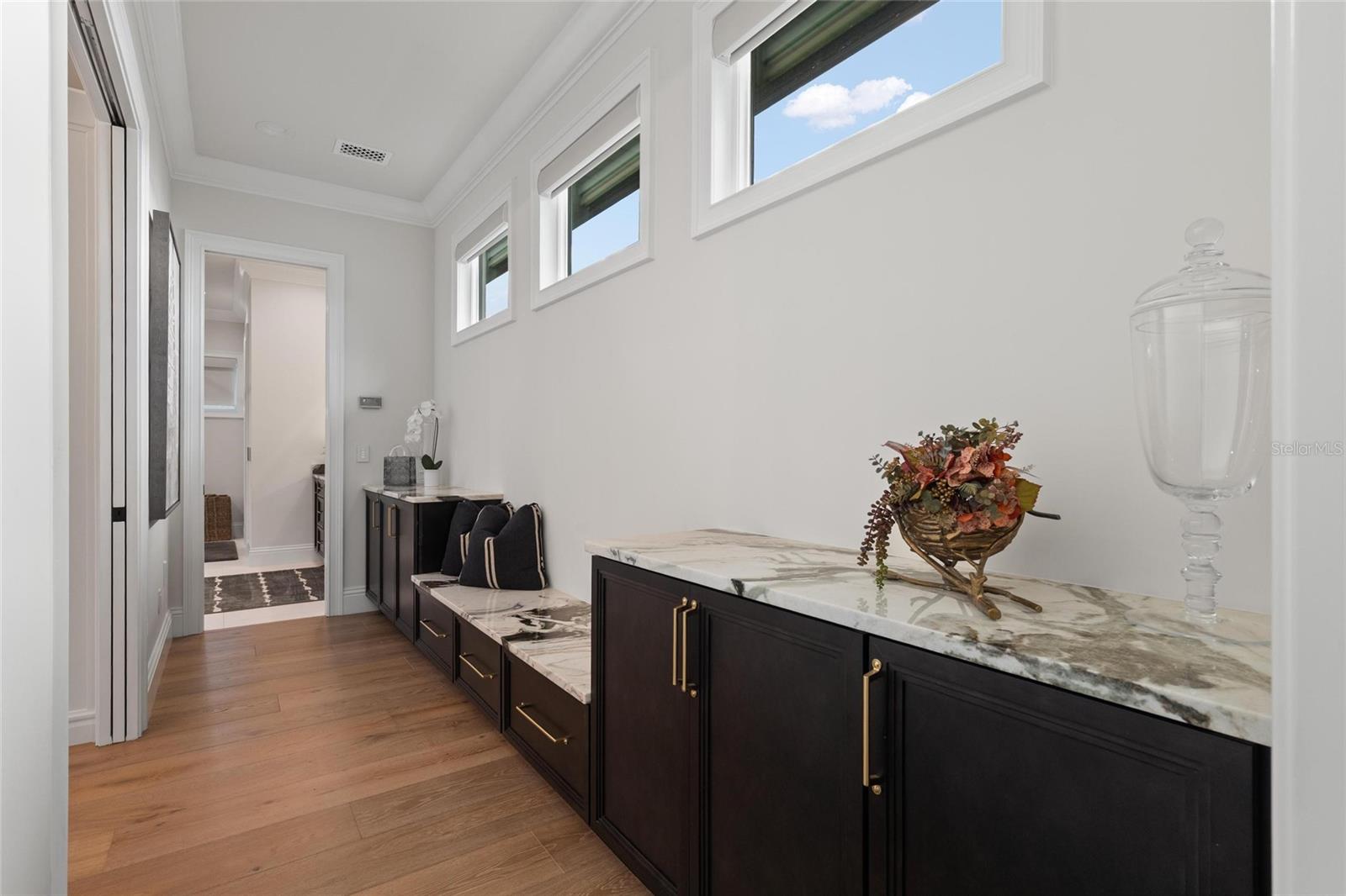 Image 34 of 82 For 732 Shore Drive E