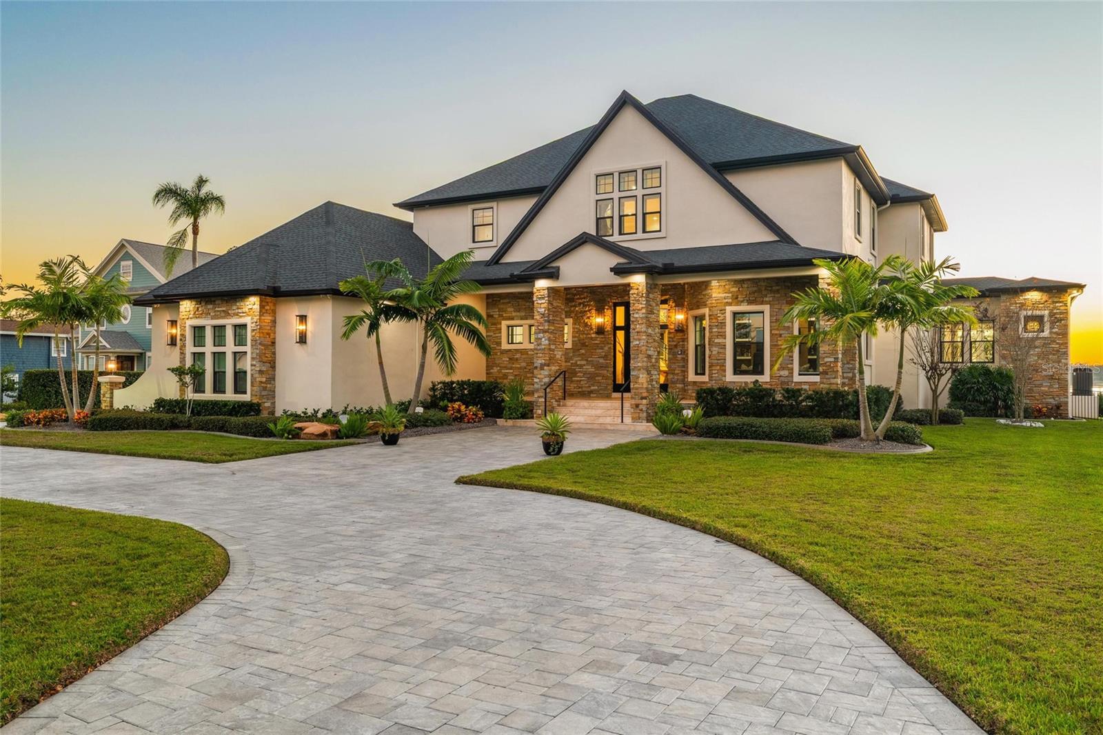 Image 4 of 82 For 732 Shore Drive E