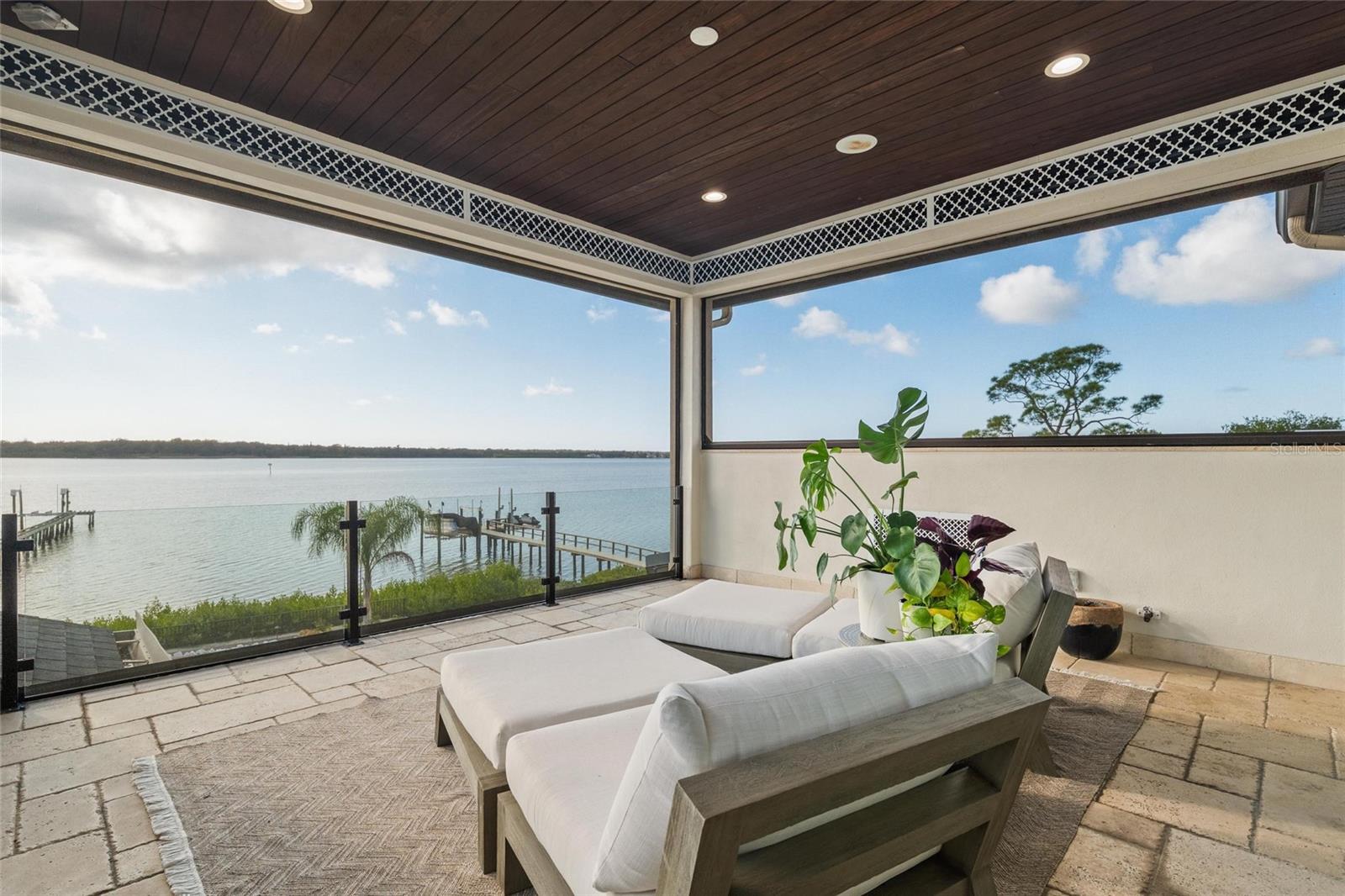 Image 40 of 82 For 732 Shore Drive E