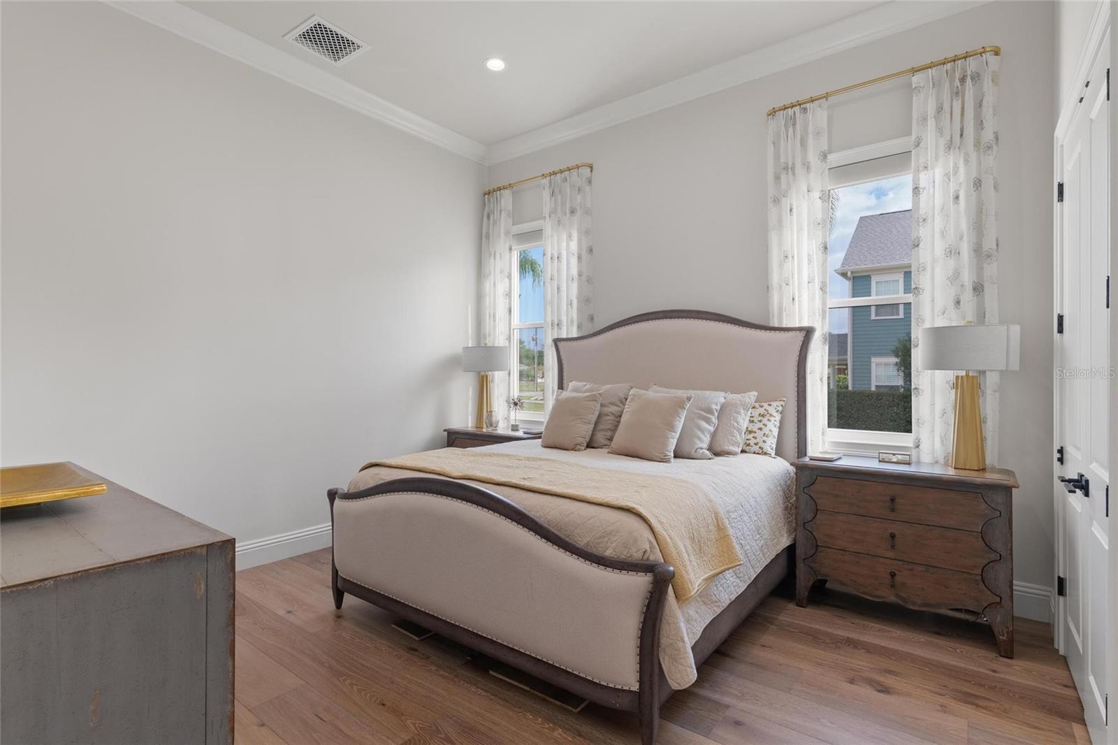 Image 46 of 82 For 732 Shore Drive E