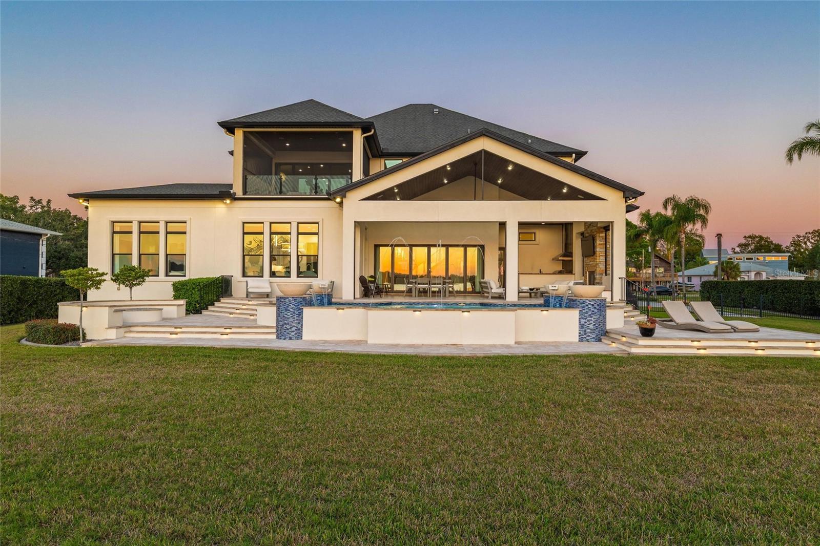 Image 8 of 82 For 732 Shore Drive E