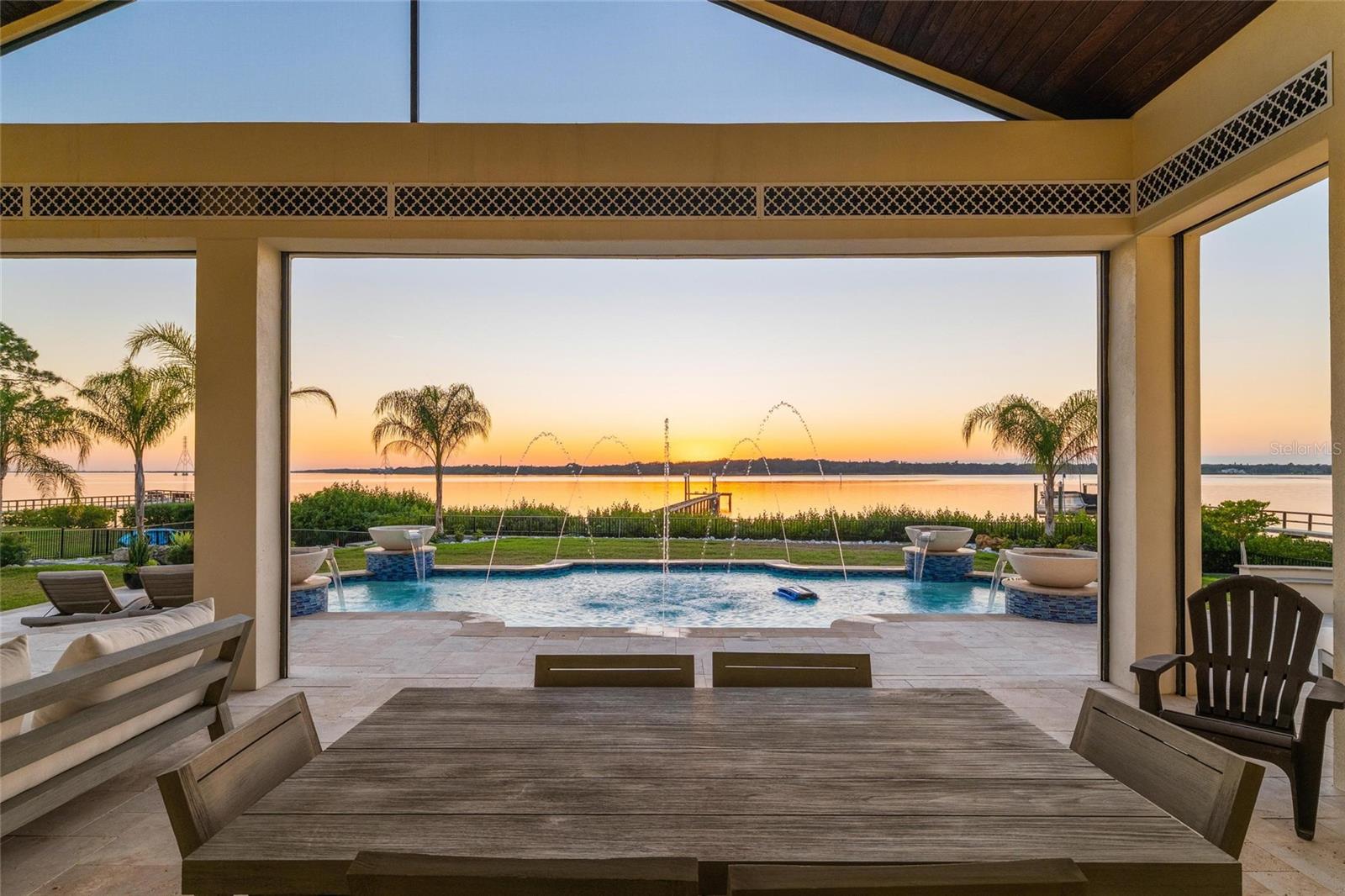 Image 9 of 82 For 732 Shore Drive E