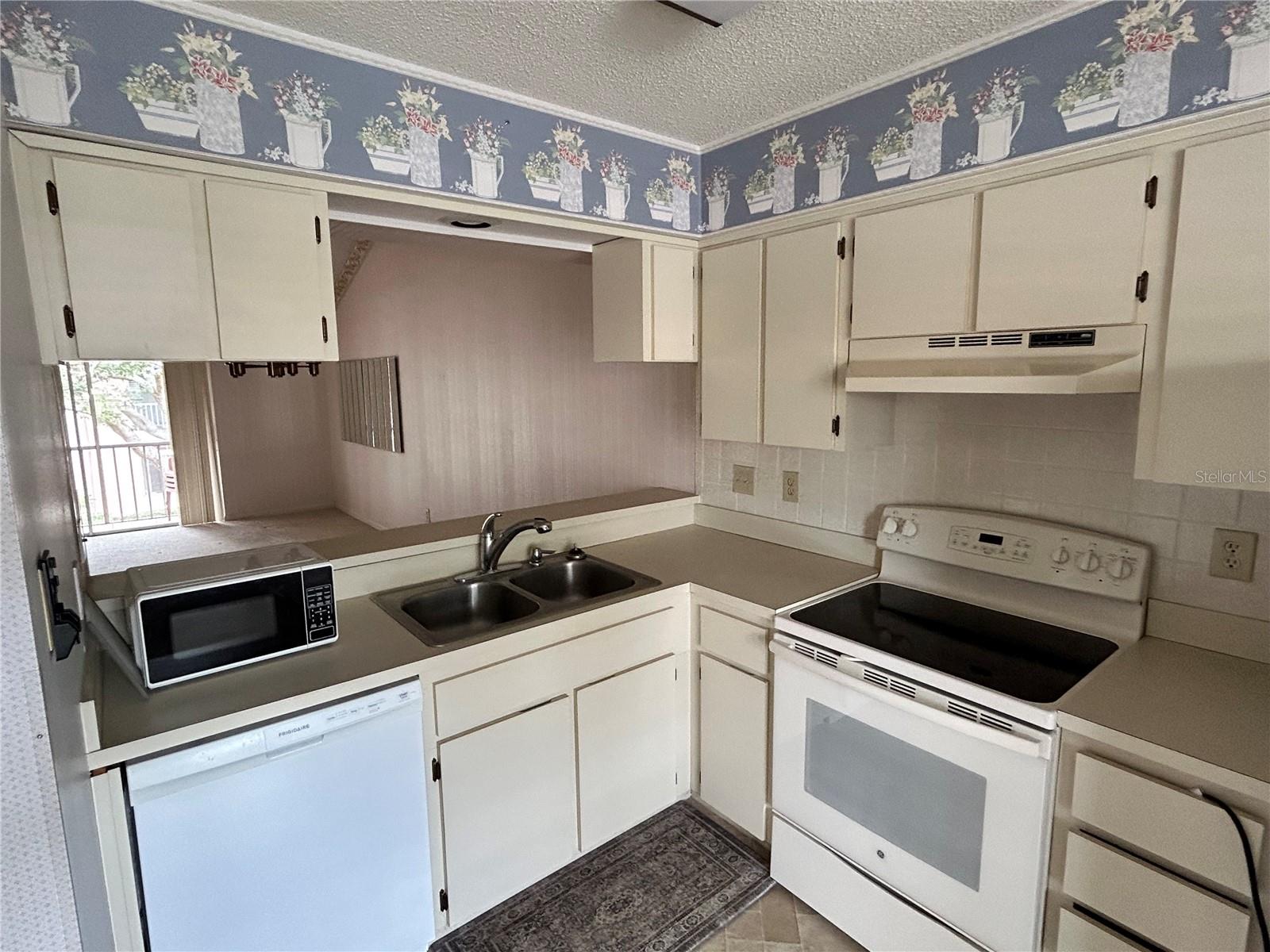 Image 7 of 35 For 4826 Myrtle Oak Drive 23