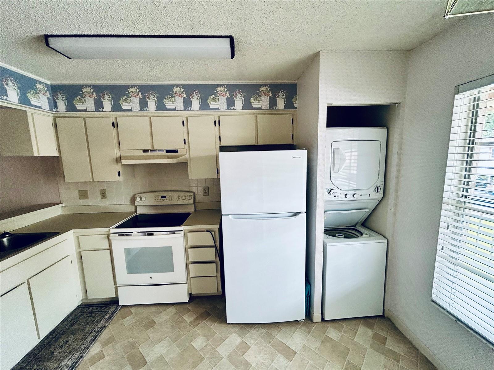 Image 9 of 35 For 4826 Myrtle Oak Drive 23