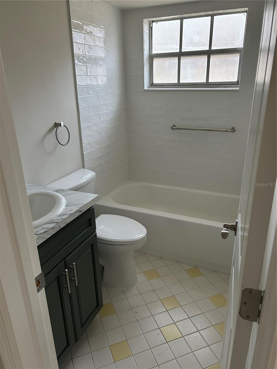 Image 10 of 18 For 4422 Sunstate Drive