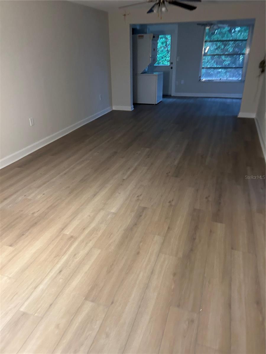 Image 4 of 18 For 4422 Sunstate Drive