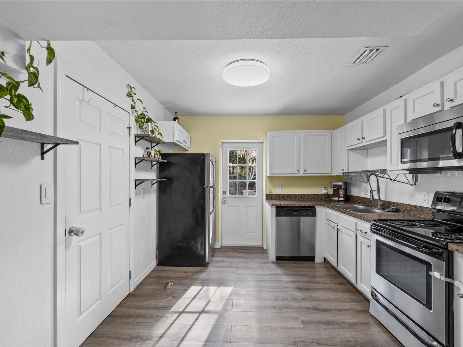 Image 11 of 65 For 7114 Carlow Street