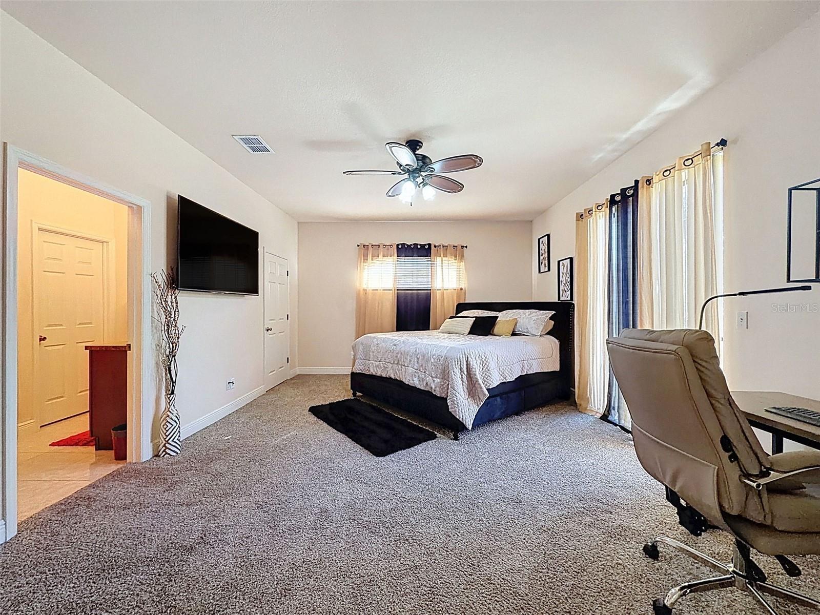 Image 10 of 19 For 18105 Clearview Drive