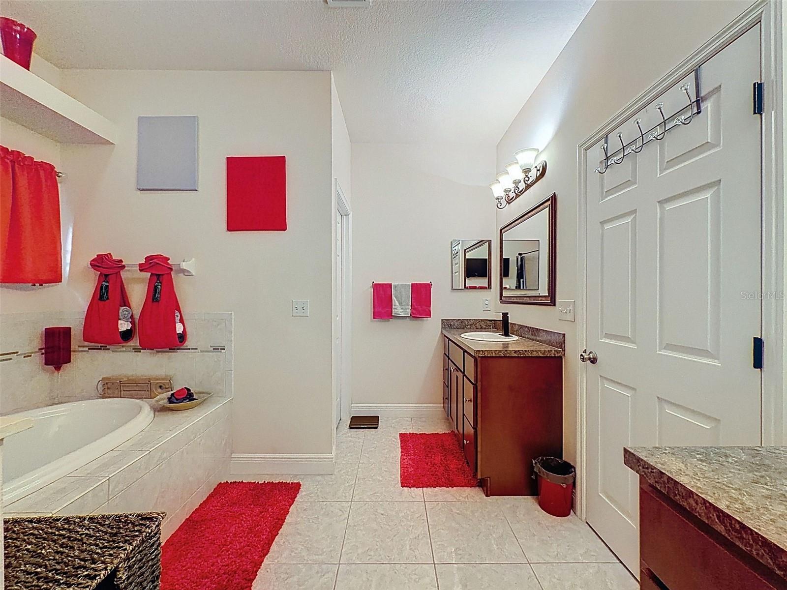 Image 12 of 19 For 18105 Clearview Drive