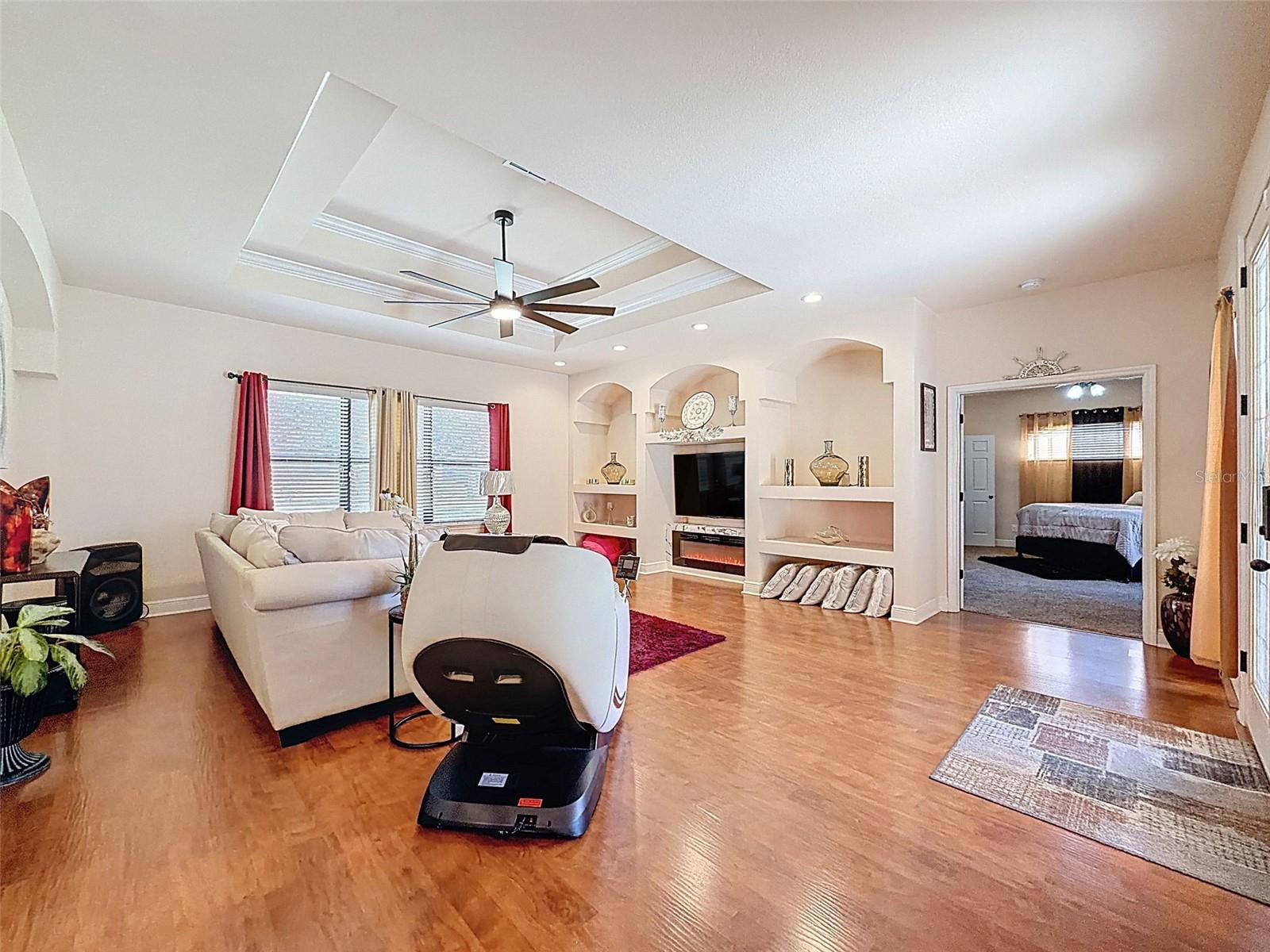 Image 6 of 19 For 18105 Clearview Drive