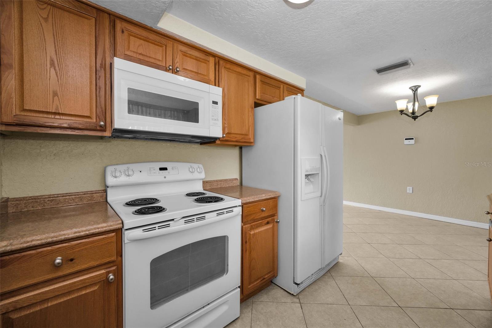 Image 14 of 39 For 4445 Spring Lake Court