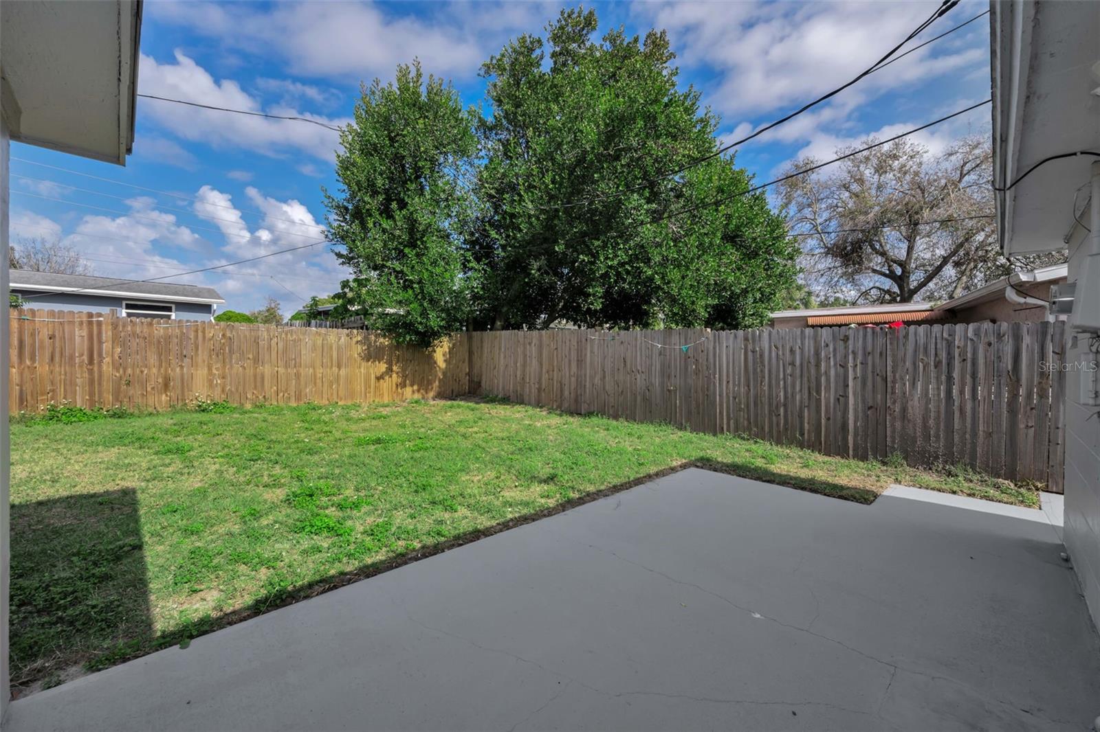 Image 28 of 39 For 4445 Spring Lake Court