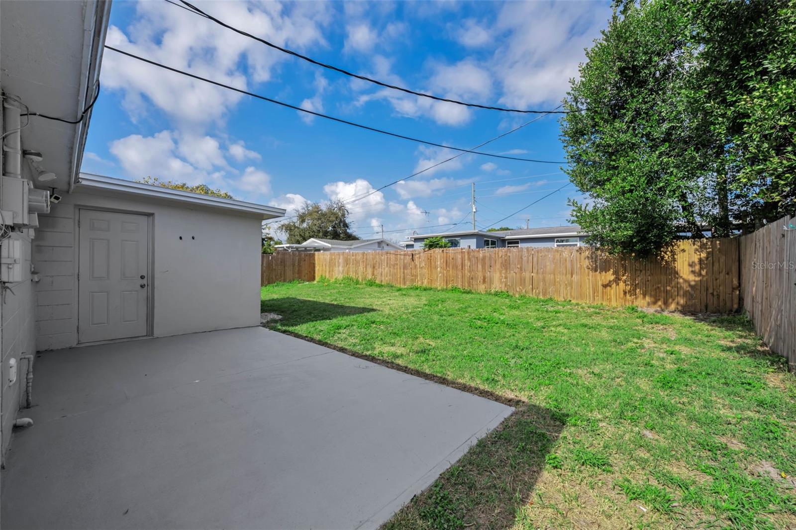 Image 30 of 39 For 4445 Spring Lake Court