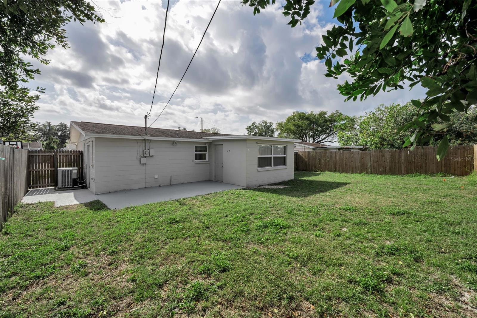 Image 31 of 39 For 4445 Spring Lake Court