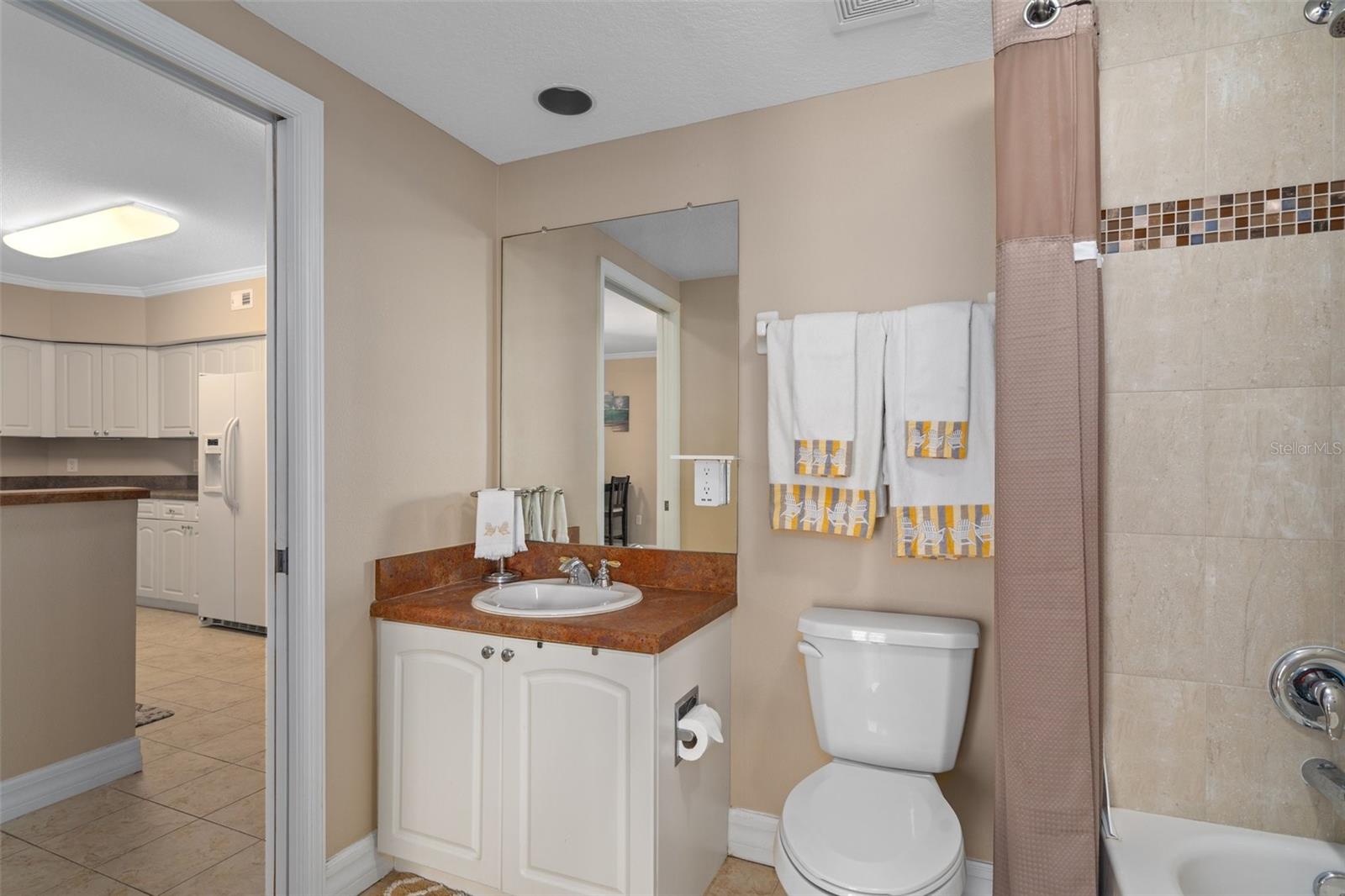 Image 37 of 54 For 4516 Seagull Drive 810