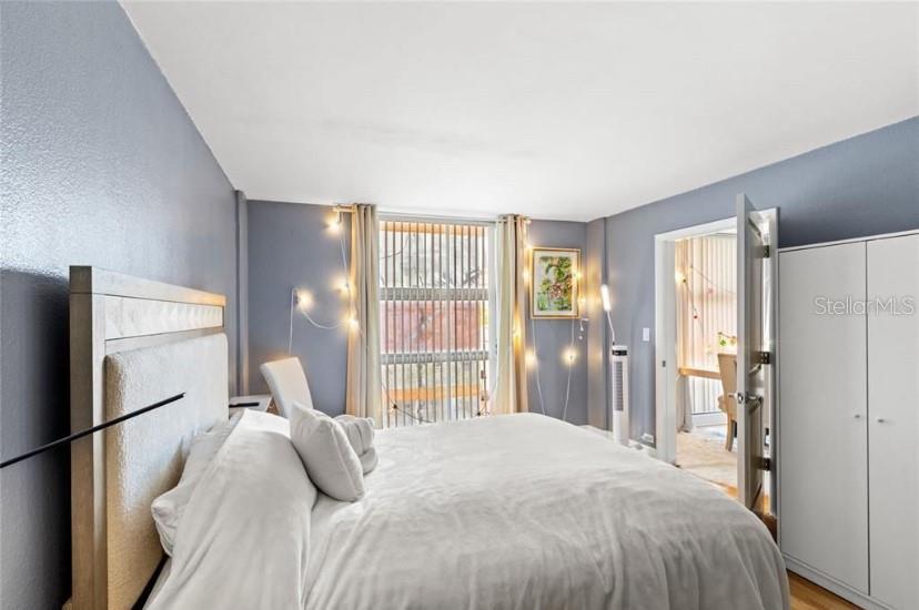 Image 12 of 22 For 151 Washington Street 611