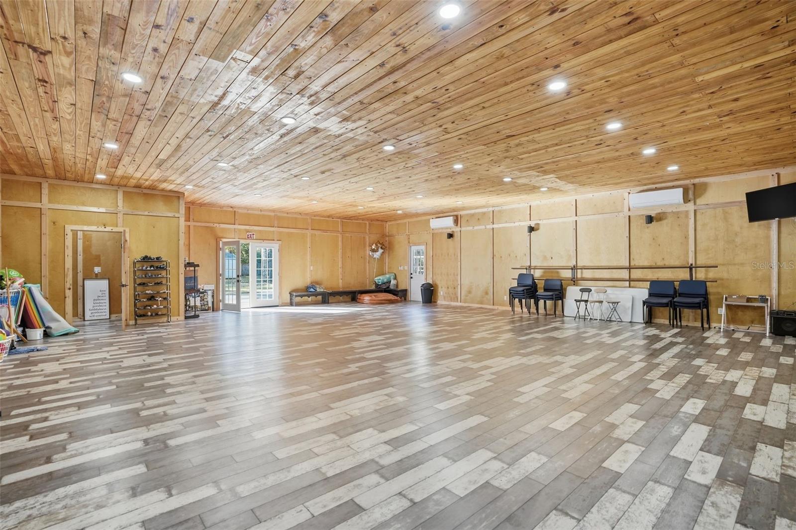 Image 10 of 85 For 16000 Sam C Road