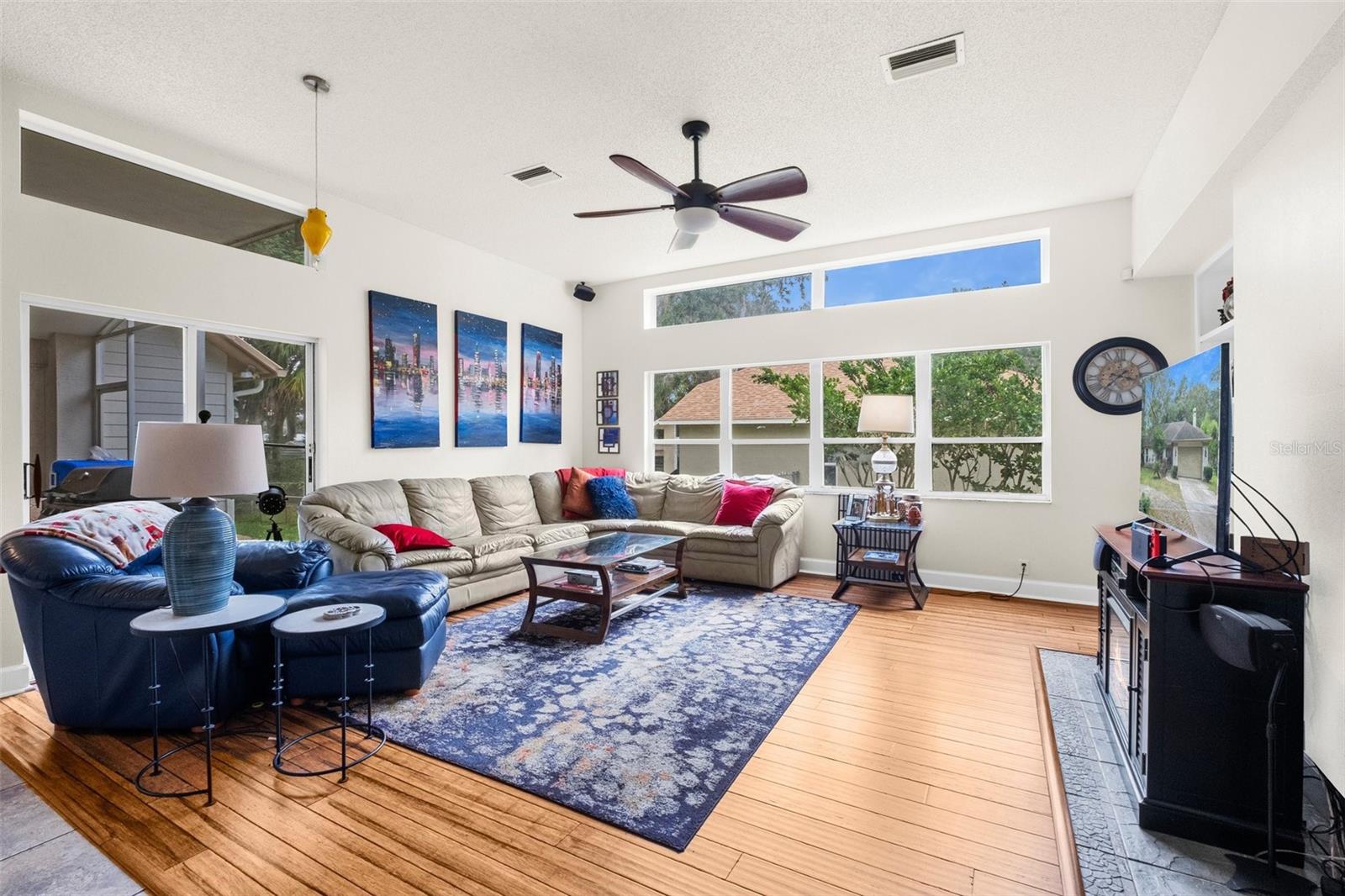 Image 14 of 55 For 812 Buena Vista Avenue