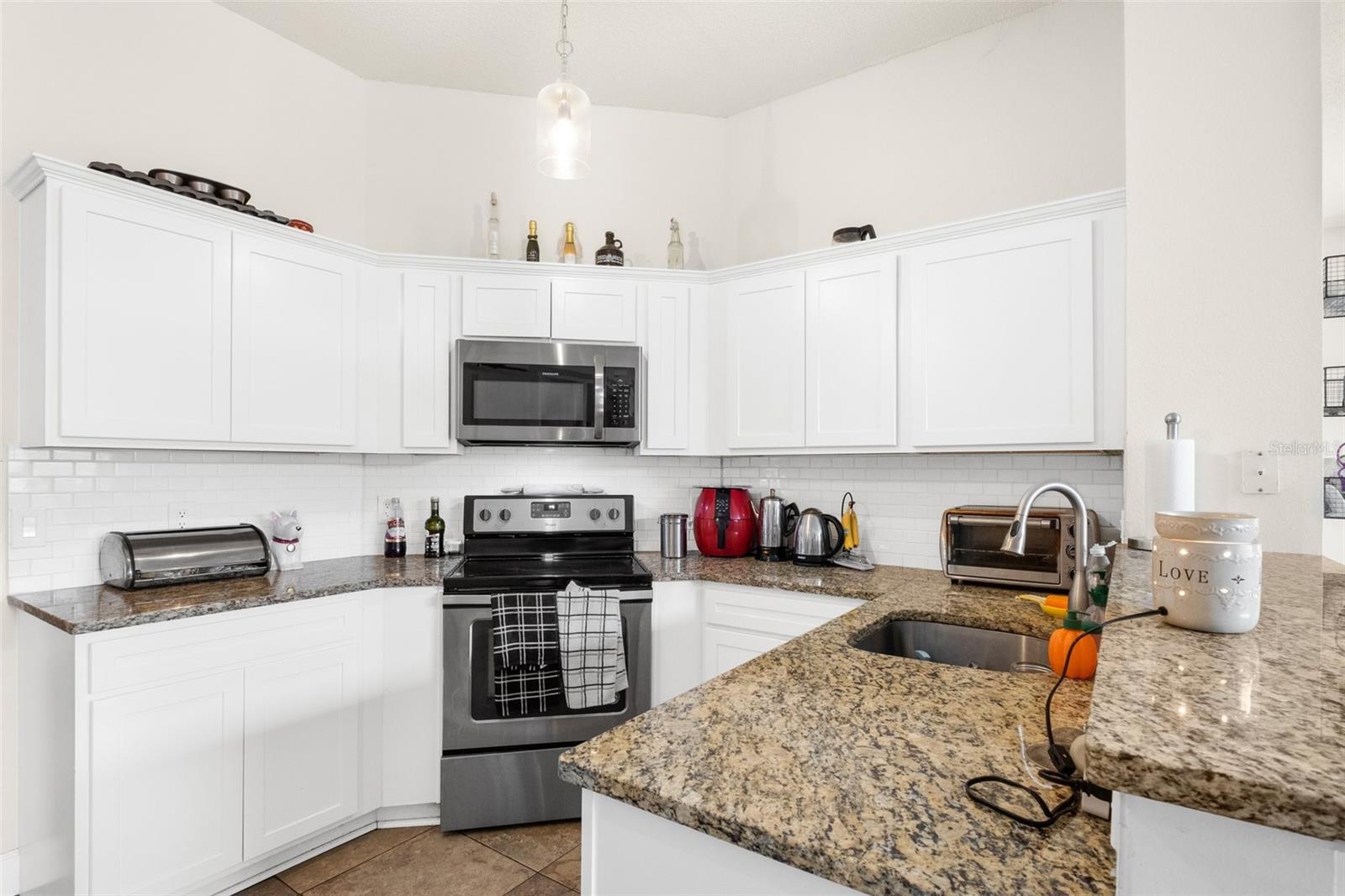 Image 19 of 55 For 812 Buena Vista Avenue