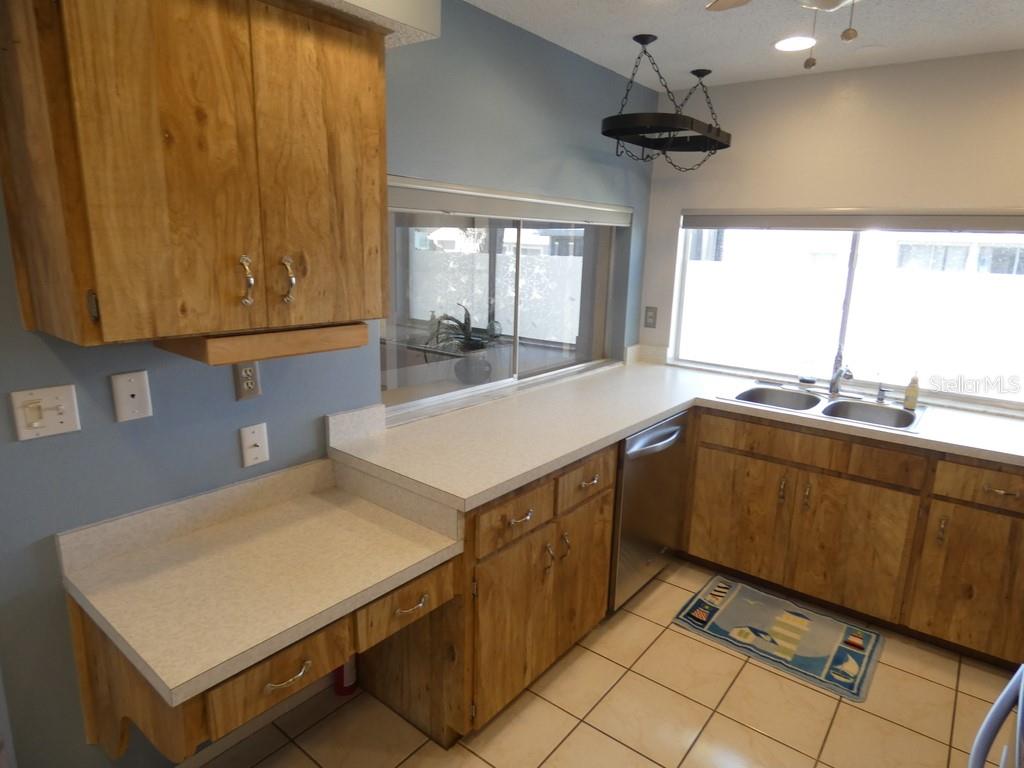 Image 11 of 34 For 8811 Shoemaker Lane