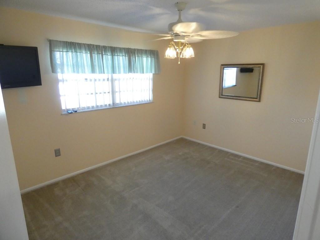 Image 18 of 34 For 8811 Shoemaker Lane