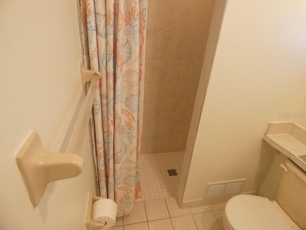 Image 20 of 34 For 8811 Shoemaker Lane