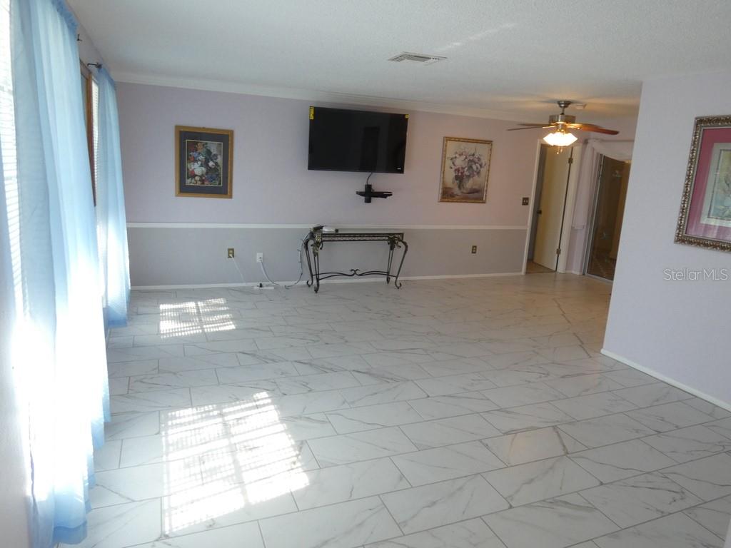 Image 5 of 34 For 8811 Shoemaker Lane