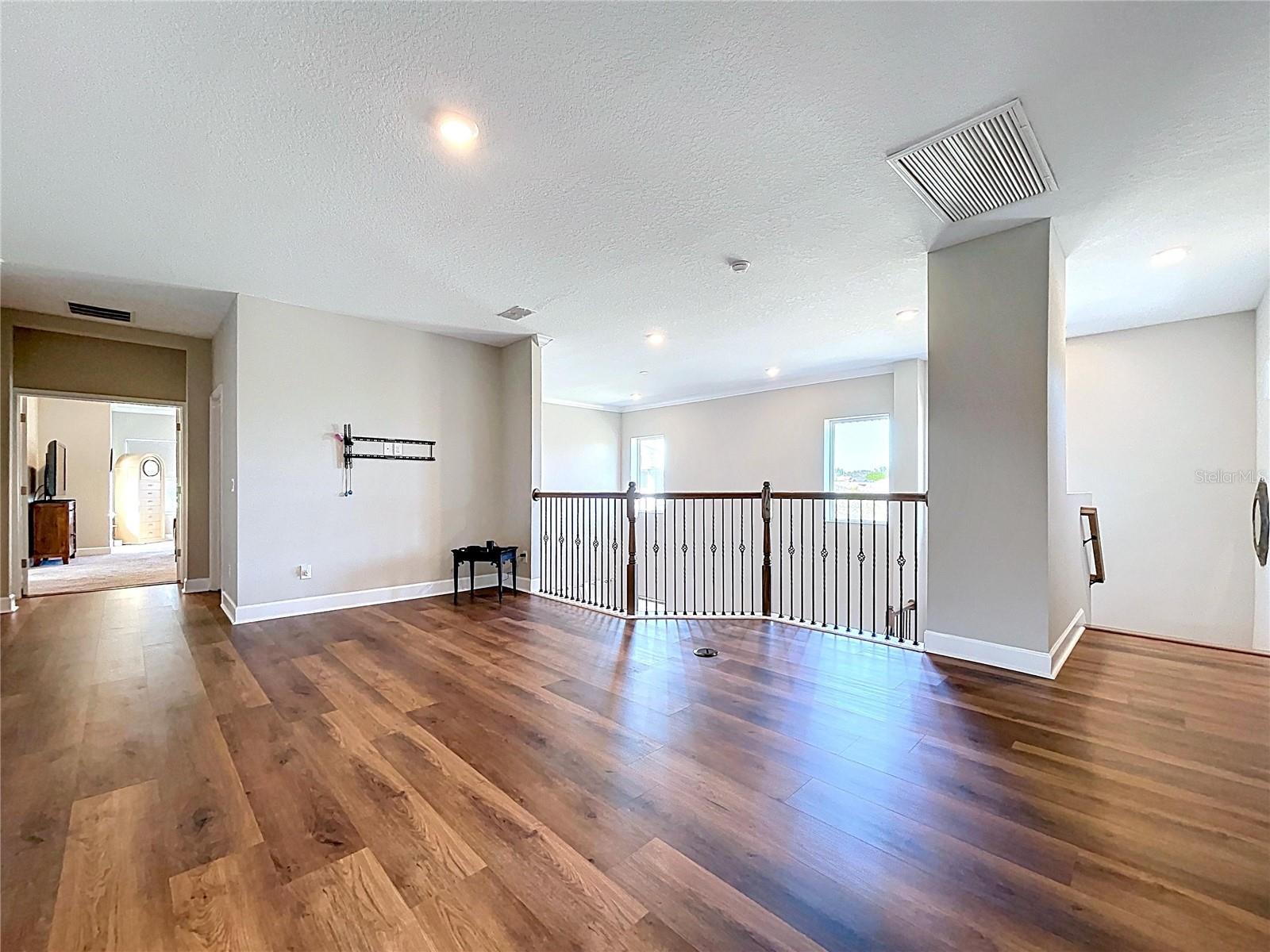 Image 38 of 96 For 747 Cajeput Loop