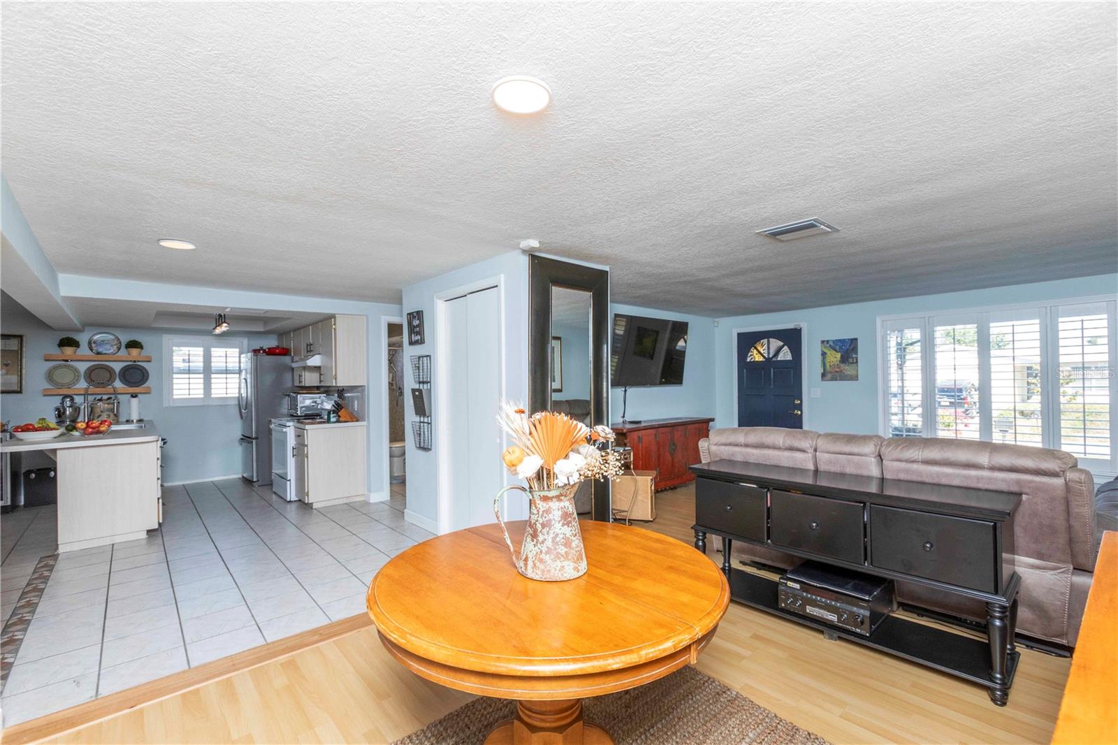 Image 9 of 36 For 6324 Patella Ave.