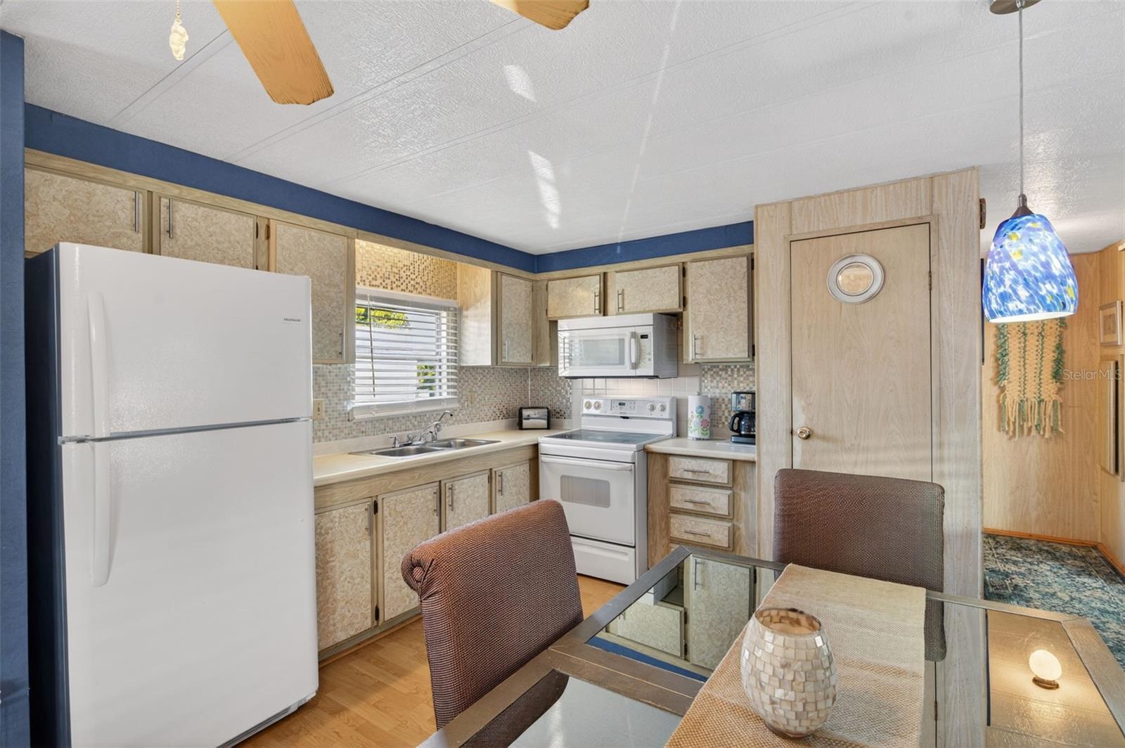 Image 19 of 62 For 12110 Bonanza Drive